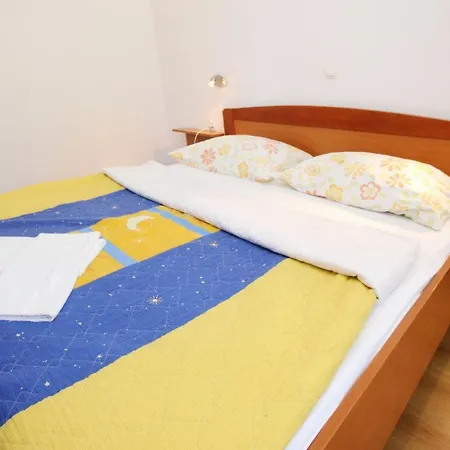 In Mit Eigenem Balkon By Interhome Apartament Baška