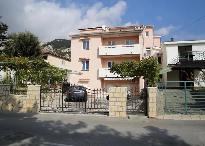 In Mit Eigenem Balkon By Interhome