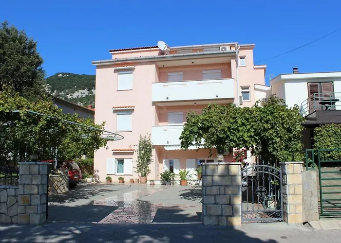 公寓 In Mit Eigenem Balkon By Interhome