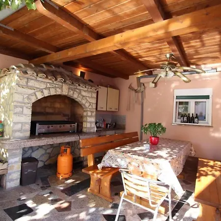 Διαμέρισμα In Mit Eigenem Balkon By Interhome Baška